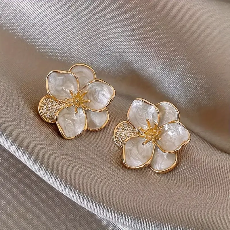 Sweet Flower Design Stud Earrings – Elegant Zinc Alloy Jewelry for Women