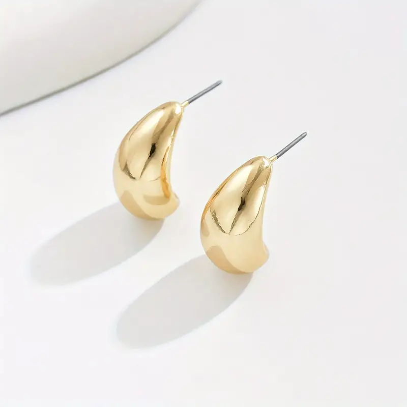 Elegant Drop-Shaped Earrings – Classic Vintage Holiday Style in Golden & Silvery