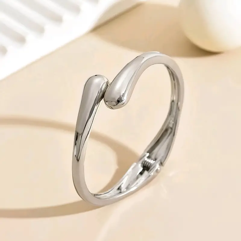 Minimalist Silvery Teardrop Cuff Bracelet – Elegant Heavy Metal Bangle for Women