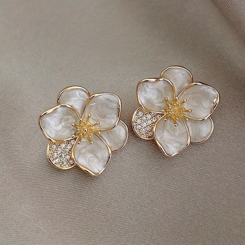 Sweet Flower Design Stud Earrings – Elegant Zinc Alloy Jewelry for Women