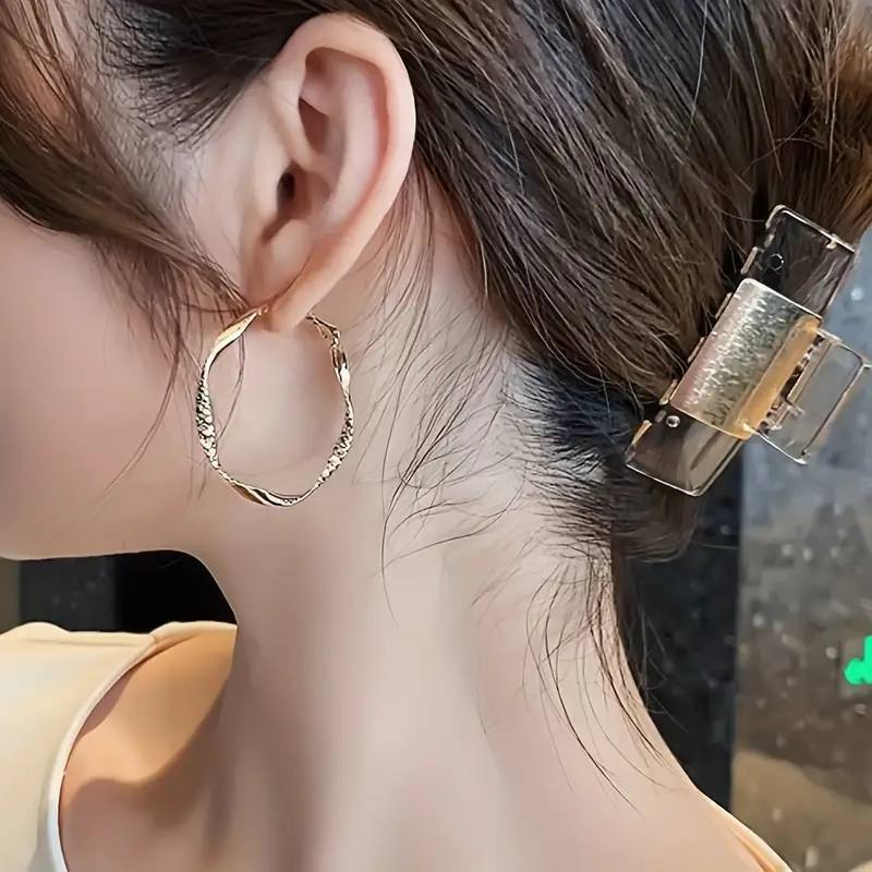 Golden Twisted Hoop Earrings – Elegant Iron Jewelry for Daily Wear & Trendy Gift